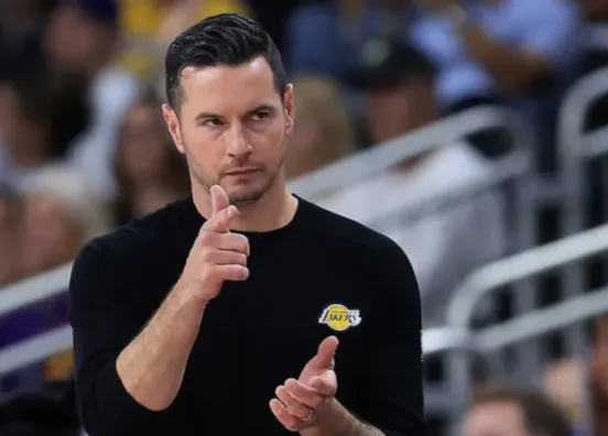 半岛体育官网-雷迪克谈下半场：继续分享球权，继续全力反击