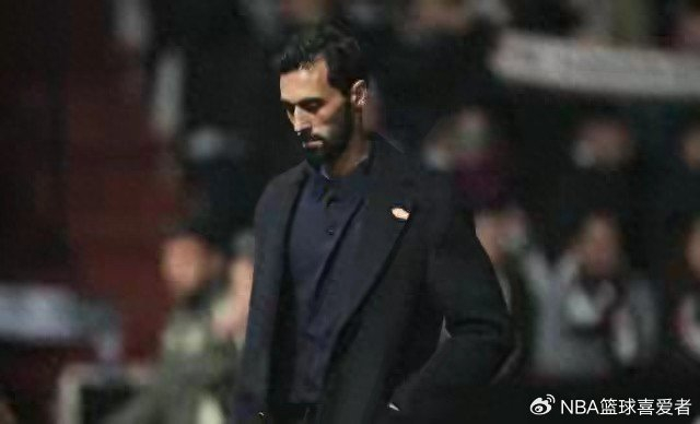 半岛体育在线-皇马翻车夜：三把火烤焦豪门，再不醒真要凉|皇家马德里|奥萨苏纳|巴塞罗那|库尔图瓦|维尼修斯_新浪体育_新浪新闻