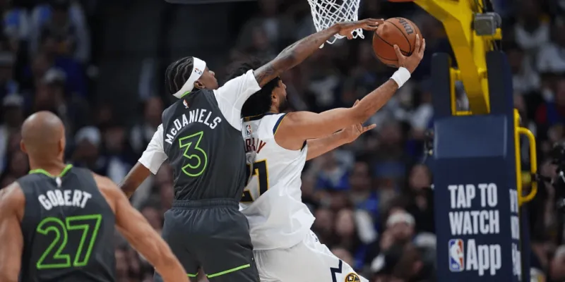 半岛体育-掘金昨日罚球数仍领先，系列赛总罚球131-96领先森林狼35次